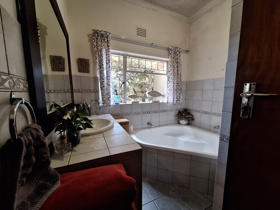 4 Bedroom Property for Sale in Barrydale Western Cape